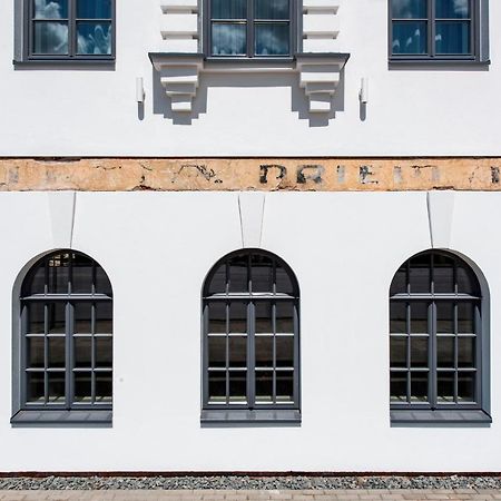 Small Attic Rooms In Kaunas Old Town المظهر الخارجي الصورة