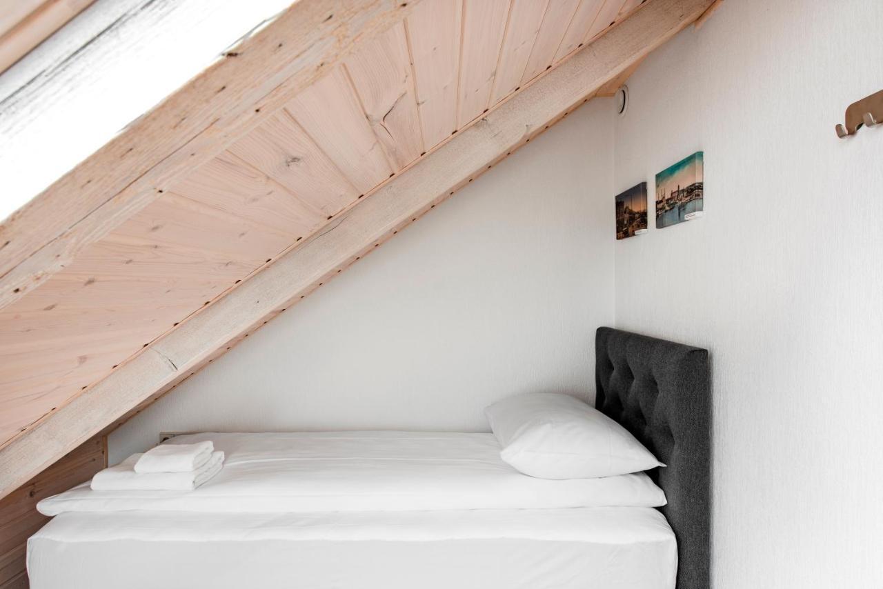 Small Attic Rooms In Kaunas Old Town المظهر الخارجي الصورة